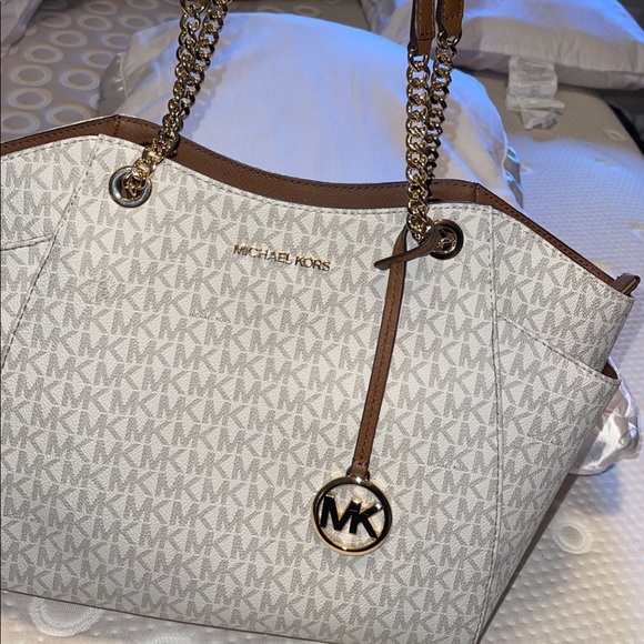 Purse - Picture 1 of 4